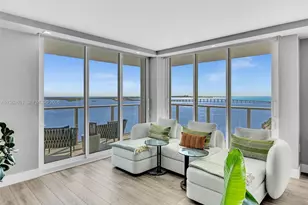 1155 Brickell Bay Dr, Miami, FL 33131 - Photo 2