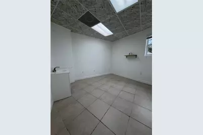 18315 W Dixie Hwy, North Miami Beach, FL 33160 - Photo 6