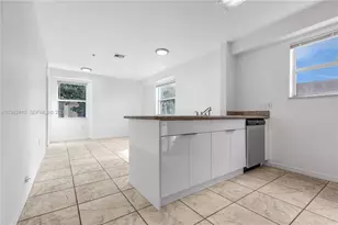 520 SW 5th St, Miami, FL 33130 - Photo 12