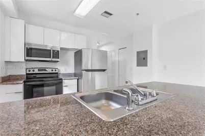 520 SW 5th St #203, Miami, FL 33130 - Photo 10