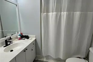 2298 NW 78th Ave, Pembroke Pines, FL 33024 - Photo 12