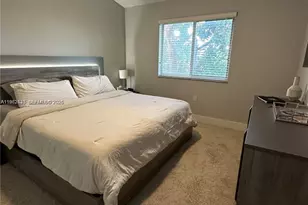 2298 NW 78th Ave, Pembroke Pines, FL 33024 - Photo 10