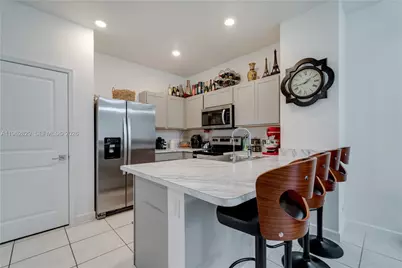 646 SW 12th St, Florida City, FL 33034 - Photo 8