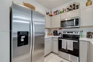 646 SW 12th St, Florida City, FL 33034 - Photo 10