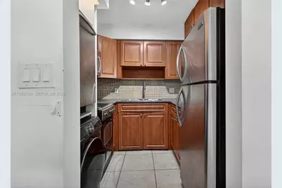 134 SW 7th Ave #404, Miami, FL 33130 - Photo 8
