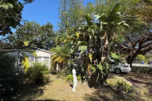 1655 NE 175th St, North Miami Beach, FL 33162 - Photo 2