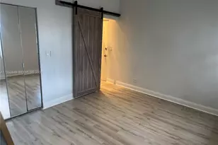 637 12th St, Miami Beach, FL 33139 - Photo 20