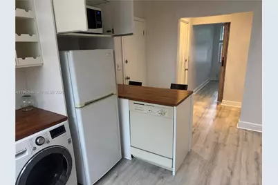 637 12th St #6, Miami Beach, FL 33139 - Photo 10