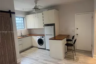 637 12th St, Miami Beach, FL 33139 - Photo 12