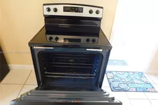 10121 W Jessamine St, Miami, FL 33157 - Photo 10