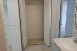 445 NE 195th St, Miami, FL 33179 - Photo 16