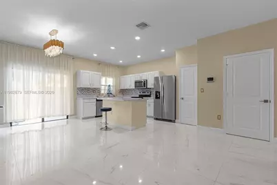 1130 SW 6th Ct, Homestead, FL 33034 - Photo 6