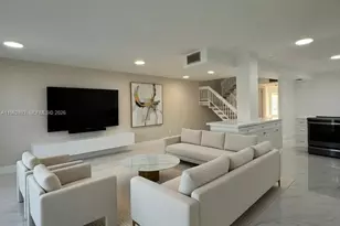 9719 N New River Canal Rd, Plantation, FL 33324 - Photo 12