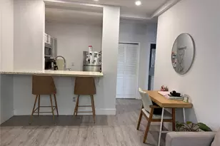 842 Meridian Ave, Miami Beach, FL 33139 - Photo 2