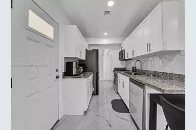 2730 NE 16th Ave, Pompano Beach, FL 33064 - Photo 16