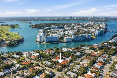 9208 Emerson Ave, Surfside, FL 33154 - Photo 24