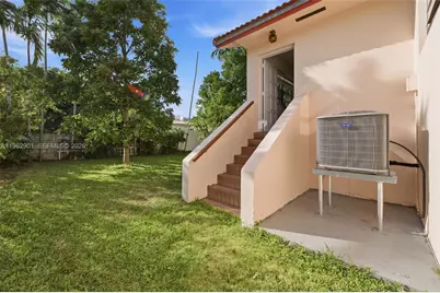 9208 Emerson Ave, Surfside, FL 33154 - Photo 20