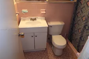 1040 NW 149th St, Miami, FL 33168 - Photo 16