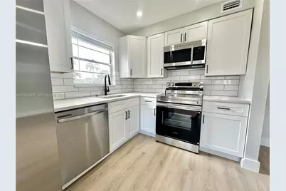 213 N Oakridge  N #213, Deerfield Beach, FL 33442 - Photo 8