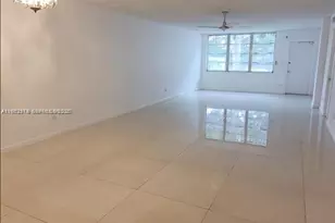 445 NE 195th St, Miami, FL 33179 - Photo 20