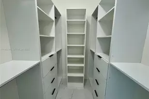 421 NW 13th Ave, Miami, FL 33125 - Photo 8