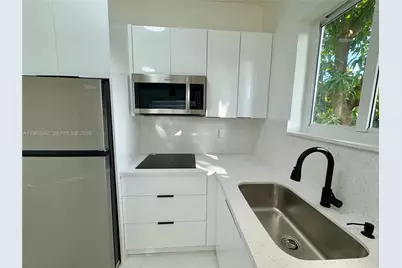 421 NW 13th Ave #B, Miami, FL 33125 - Photo 4