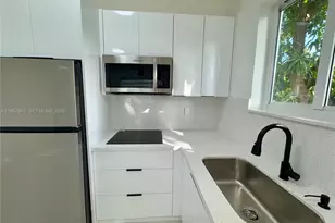 421 NW 13th Ave, Miami, FL 33125 - Photo 4