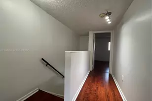 407 E Palm Cir E, Pembroke Pines, FL 33025 - Photo 6