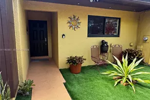 8720 SW 148th Pl, Miami, FL 33193 - Photo 2