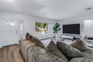 6810 NW 74th Pl, Tamarac, FL 33321 - Photo 10