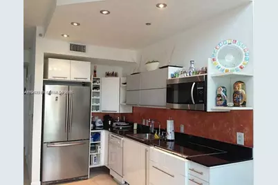 690 SW 1st Ct #1506, Miami, FL 33130 - Photo 4