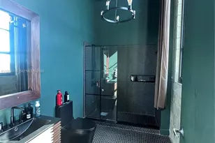 1749 NE Miami Ct, Miami, FL 33132 - Photo 14