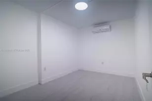 595 NW 139th Terrace, North Miami, FL 33168 - Photo 4