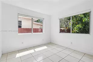 732 82nd St, Miami Beach, FL 33141 - Photo 8