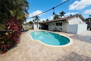 820 NW 91st Ave, Pembroke Pines, FL 33024 - Photo 4