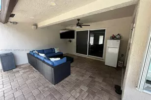 820 NW 91st Ave, Pembroke Pines, FL 33024 - Photo 18