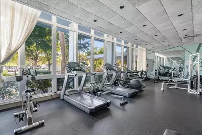 7441 Wayne Ave #9I, Miami Beach, FL 33141 - Photo 8