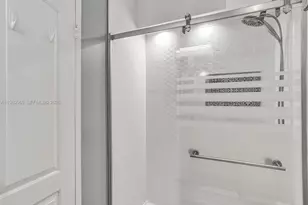 2001 Atlantic Shores Blvd, Hallandale Beach, FL 33009 - Photo 20