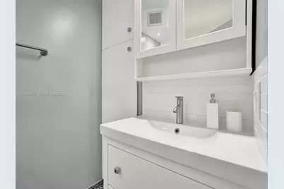 2001 Atlantic Shores Blvd #419, Hallandale Beach, FL 33009 - Photo 18