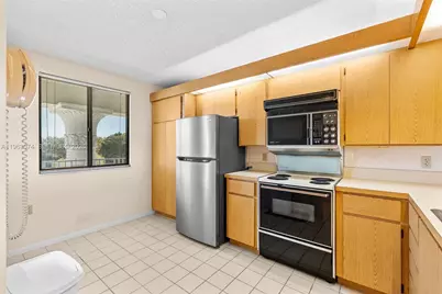 2811 Village Blvd #404, West Palm Beach, FL 33409 - Photo 4