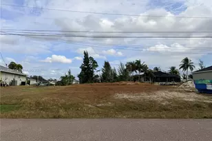 12th Pl, Cape Coral, FL 33909 - Photo 2
