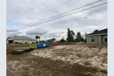 12th Pl, Cape Coral, FL 33909 - Photo 6