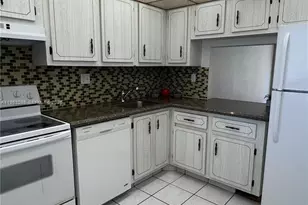 8300 Sands Point Blvd, Tamarac, FL 33321 - Photo 4