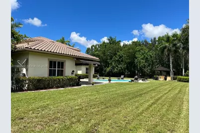 2750 E Jockey Cir E, Davie, FL 33330 - Photo 22