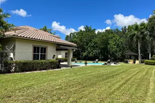 2750 E Jockey Cir E, Davie, FL 33330 - Photo 22