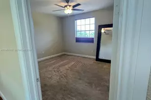 2750 E Jockey Cir E, Davie, FL 33330 - Photo 24