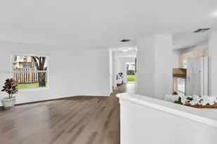 2237 NW 171st Terrace, Pembroke Pines, FL 33028 - Photo 4