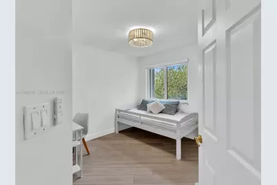 2237 NW 171st Ter, Pembroke Pines, FL 33028 - Photo 32