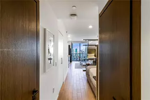 398 NE 5th St, Miami, FL 33132 - Photo 12