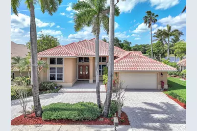 620 W Laurel Ln W, Pembroke Pines, FL 33027 - Photo 2